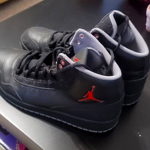 Sneakers - Picture 2 of 5